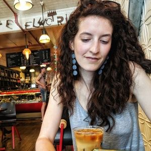 Meet your Posher, Corinne